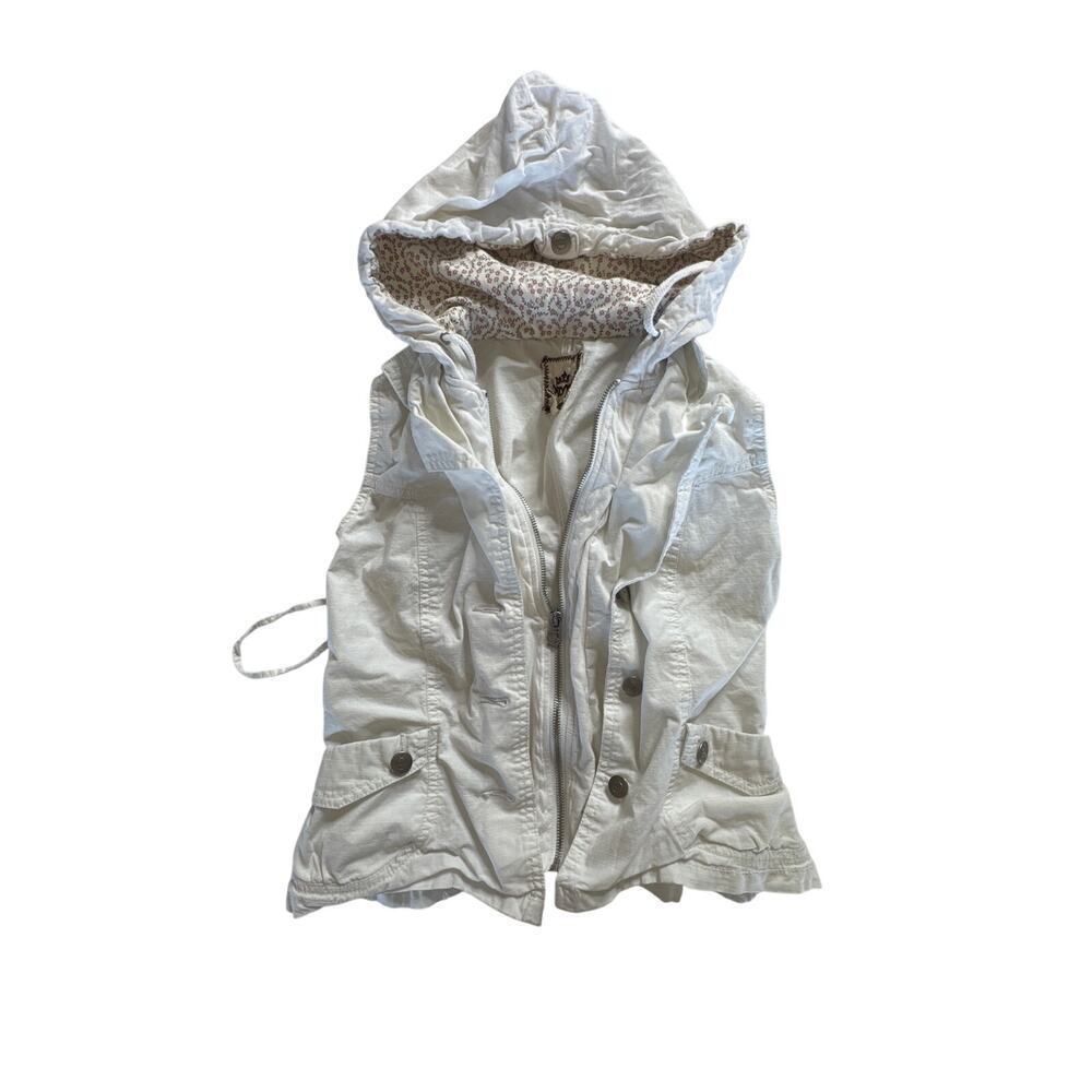 Nori Kids Hooded Vest – White with Floral Hood Lining, Size Medium